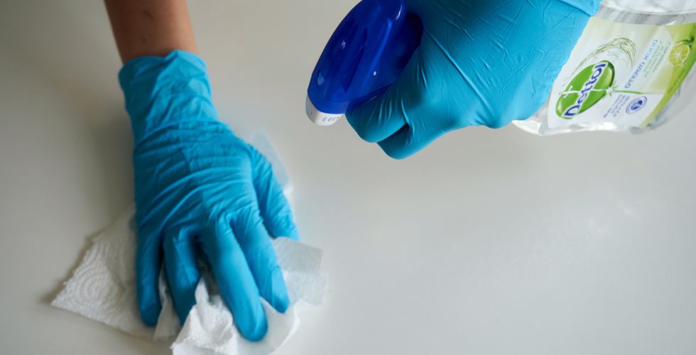 Quasi 2 milioni i lavoratori domestici in Italia, di cui meno della metà in regola
